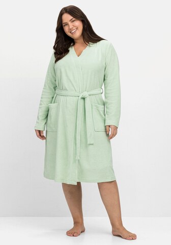 Peignoir long SHEEGO en vert : devant