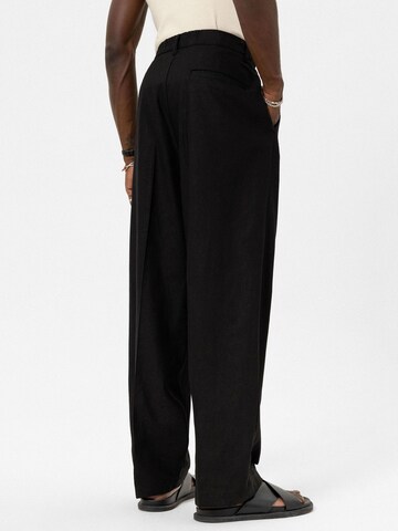 Loosefit Pantalon 'Bishop’s Flower' VAMOS CLO en noir