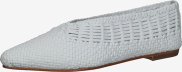 MELVIN & HAMILTON Classic Flats in White: front