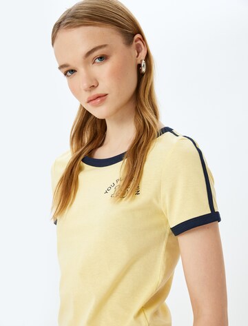 Koton T-Shirt in Gelb