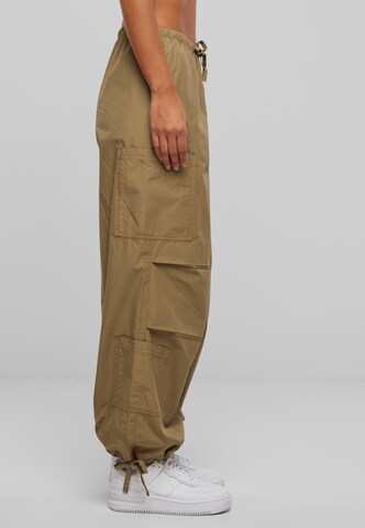 Tapered Pantaloni cargo di Urban Classics in beige