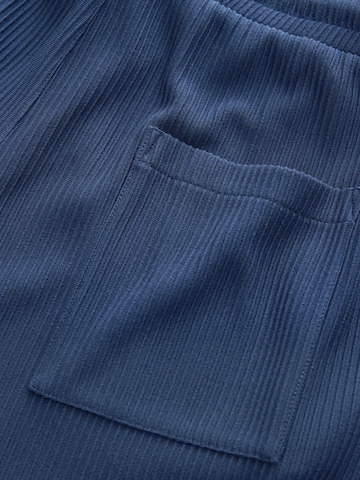 Next Regular Shorts in Blau