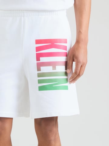 Regular Pantalon 'PRIDE' Calvin Klein Jeans en blanc
