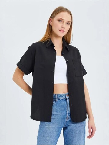 Maglietta di MixRay in nero: frontale