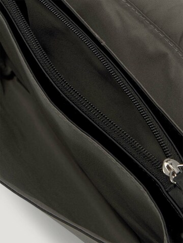 TOM TAILOR DENIM Umhängetasche 'Eileen' in Schwarz