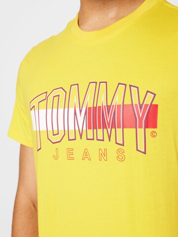 Tricou de la Tommy Jeans pe galben