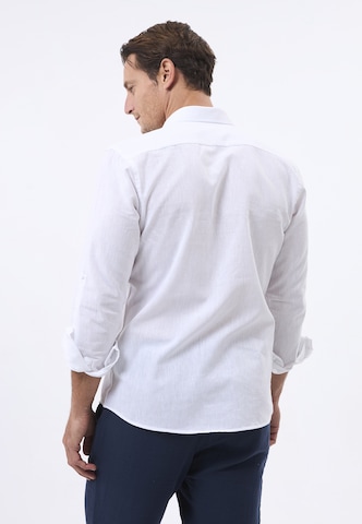 Felix Hardy - Ajuste regular Camisa en blanco
