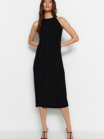 Trendyol Sukienka w kolorze czarny: przód