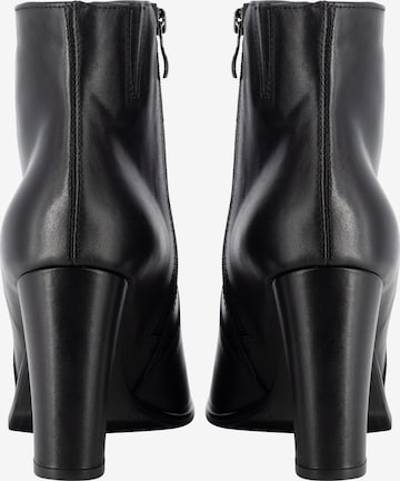 faina Ankle Boots in Black