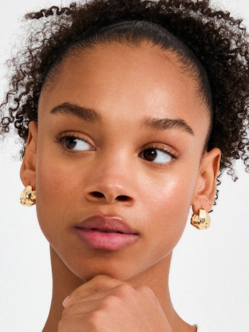 Pilgrim Ohrringe 'Johnnie' in Gold: Vorderseite