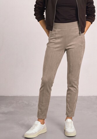 STREET ONE Slimfit Nadrág 'Hope' - bézs: elől