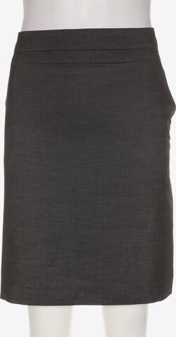 apriori Skirt in M in Black: front