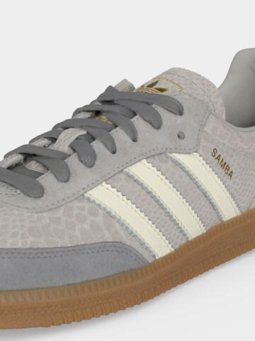 ADIDAS ORIGINALS - Sapatilhas baixas 'Samba' em cinzento