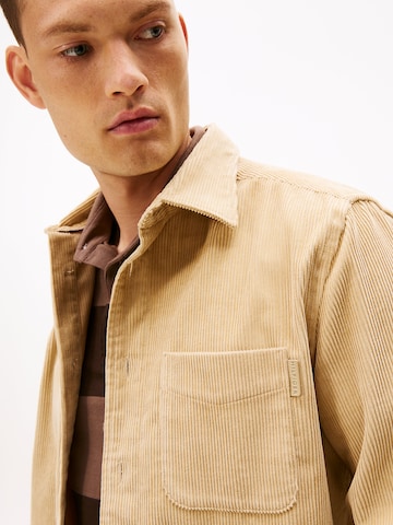 TOMMY HILFIGER Tussenjas in Beige