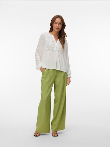 VERO MODA Halenka 'VMMenny' – bílá