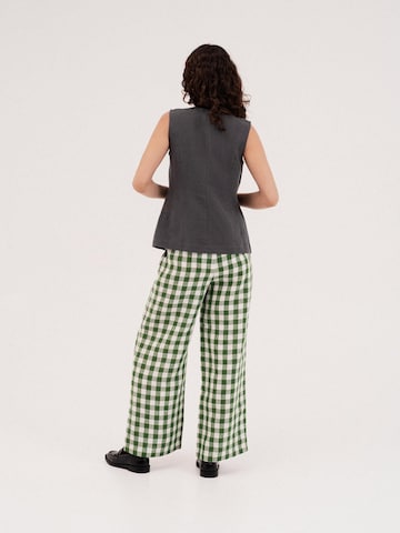 AmourLinen - Pierna ancha Pantalón tradicional 'Lydia' en verde