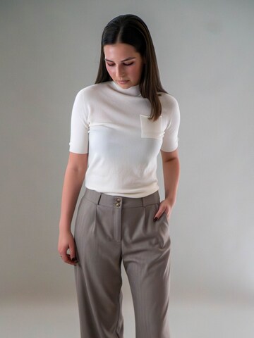 WEARABLE STORIES Sweater 'Lone' in Beige