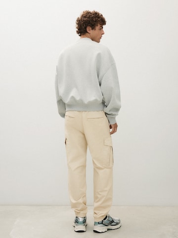 Bershka Regular Cargobyxa i beige