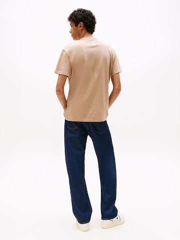 Tricou de la Tommy Jeans pe gri