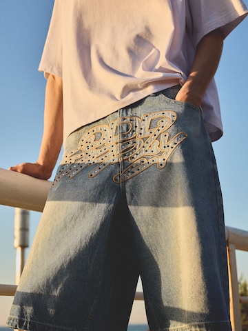 Bershka Baggy Shorts in Blau