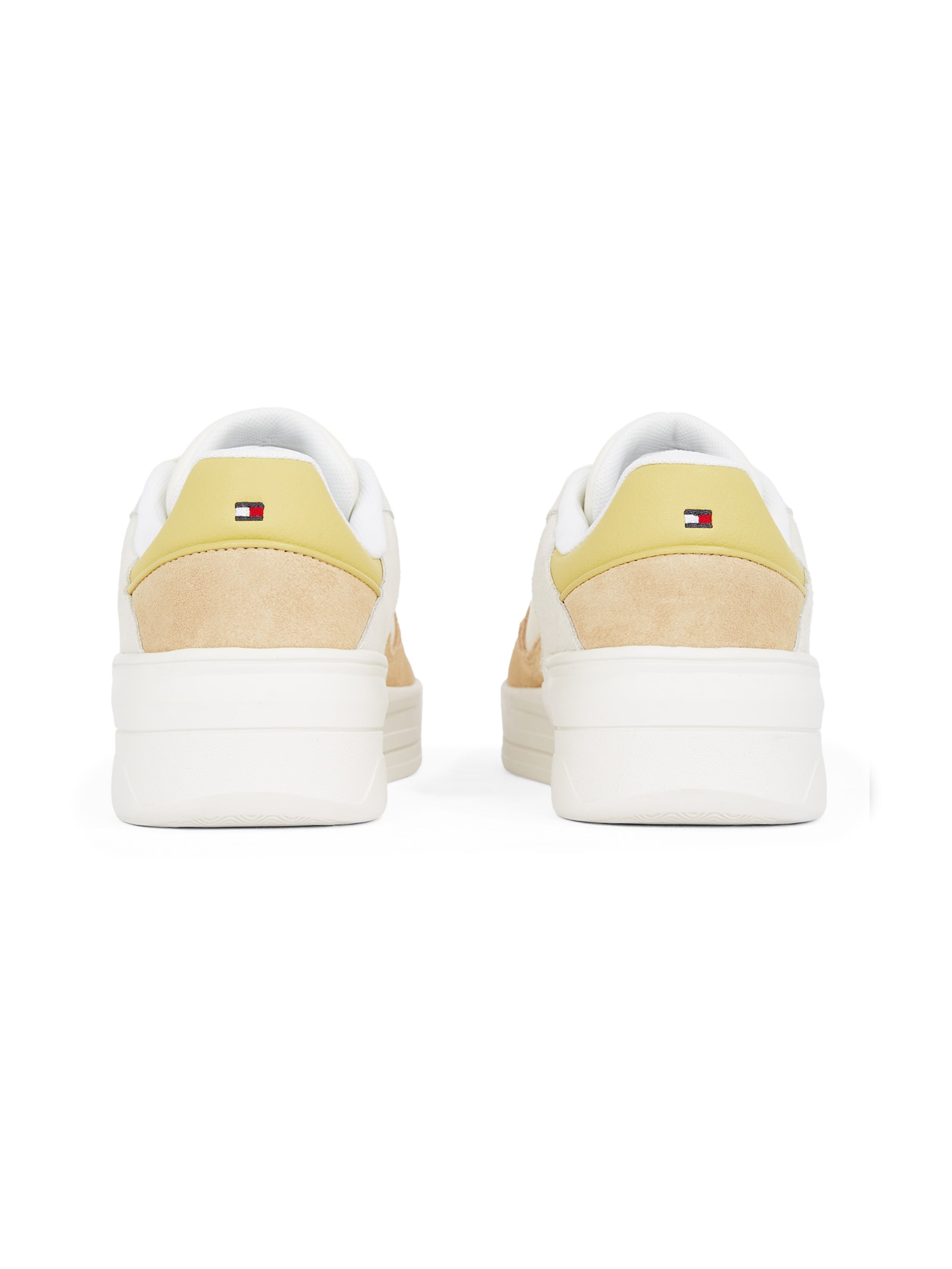 Baskets basses 'ESSENTIAL BASKET' TOMMY HILFIGER en blanc
