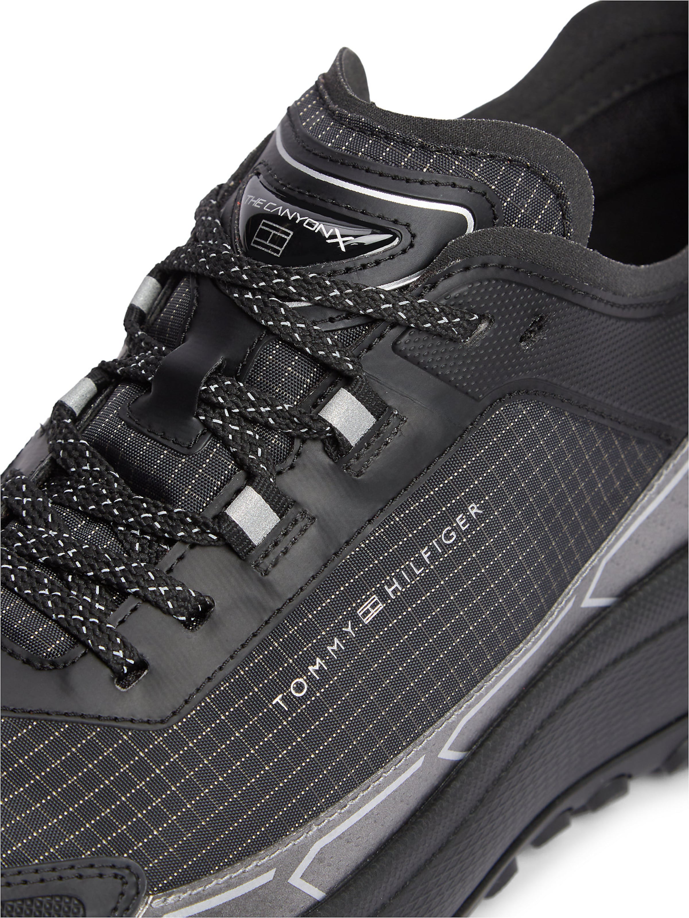 TOMMY HILFIGER Sneaker in Schwarz
