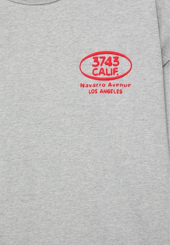 Pull&Bear T-shirt i grå