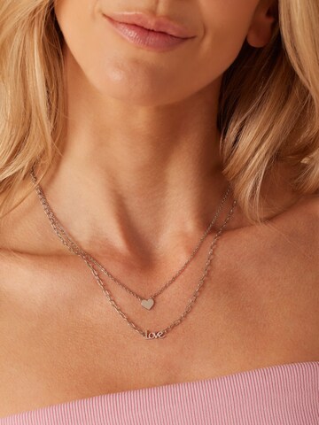 Chaîne Lucardi en argent : devant