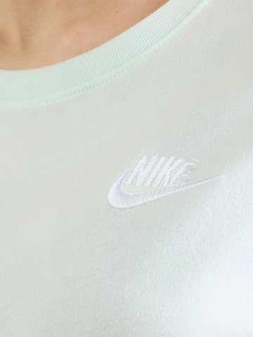 Nike Sportswear Футболка 'Club Essential' в Зеленый