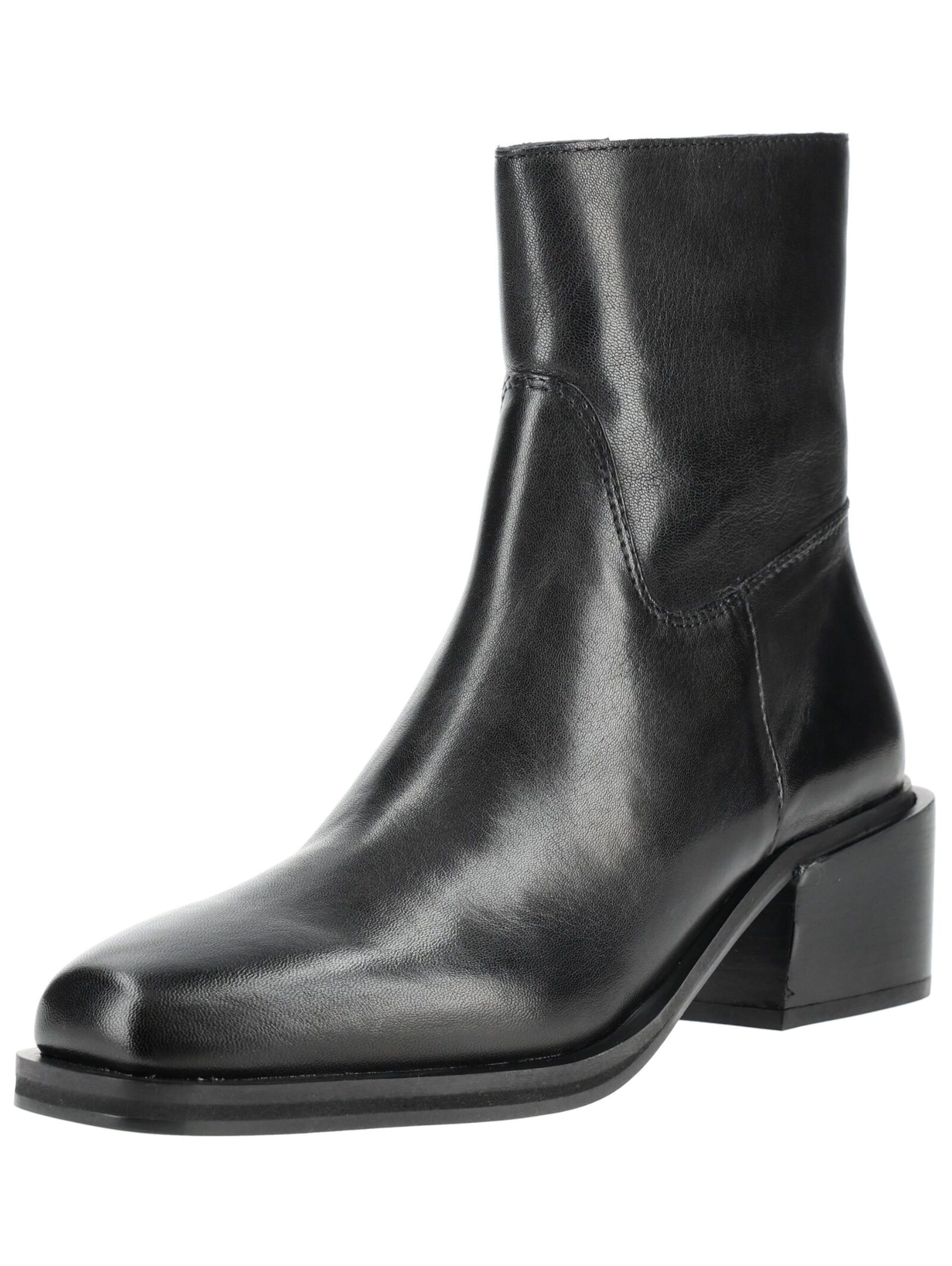 B.Z. MODA by EVERYBODY Booties in Black: front