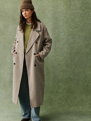 Pull&Bear Płaszcz przejściowy w kolorze szary: przód