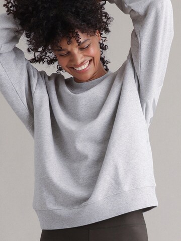 Hey Honey Sweatshirt 'Reflect'‌‌‌‌ in Grau