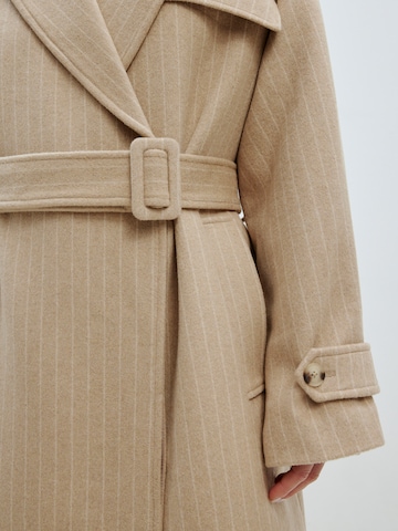 Manteau mi-saison 'Eilika' EDITED en beige