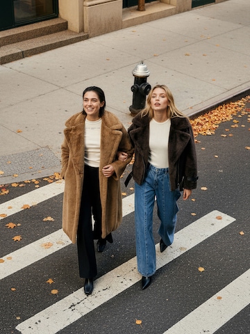 VERSTIQUE Свободный крой Джинсы в Синий