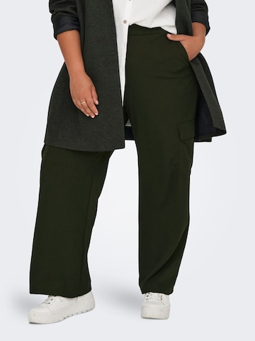 ONLY Carmakoma Regular Cargo Pants in Green: front