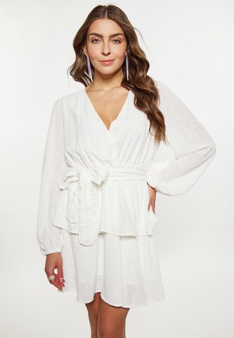 faina Dress in White: front