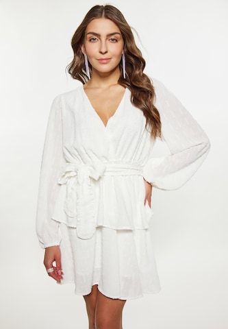 faina Dress in White: front