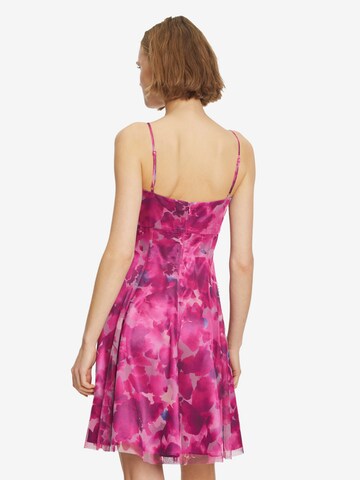 Robe de cocktail Vera Mont en rose