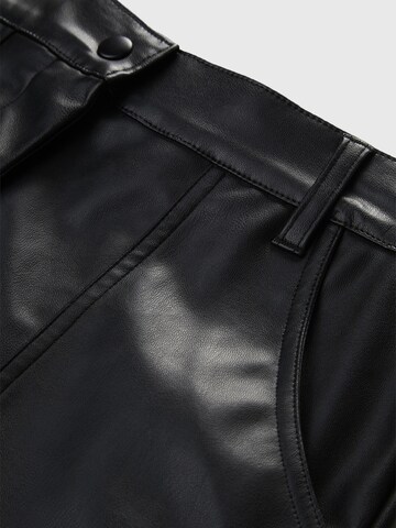 regular Pantaloni di bonprix in nero