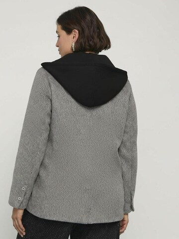 Cappotto invernale di Fiorella Rubino in grigio