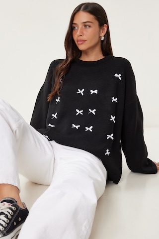 Happiness İstanbul Pullover in Schwarz