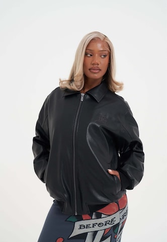 Ed Hardy Välikausitakki 'Kobra' värissä musta: etupuoli