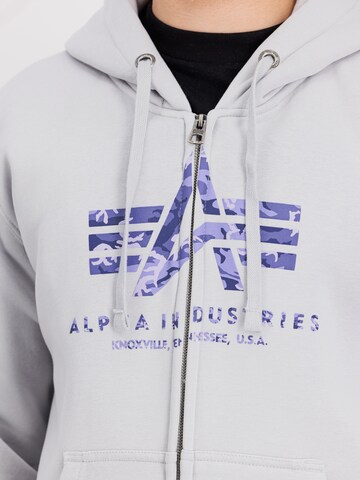 ALPHA INDUSTRIES - Sudadera con cremallera en gris