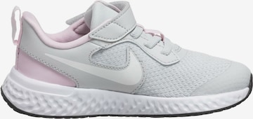 Pantofi sport de la NIKE pe gri