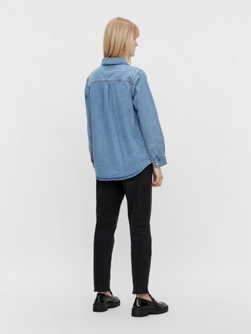 PIECES Prehodna jakna 'Gray' | modra barva