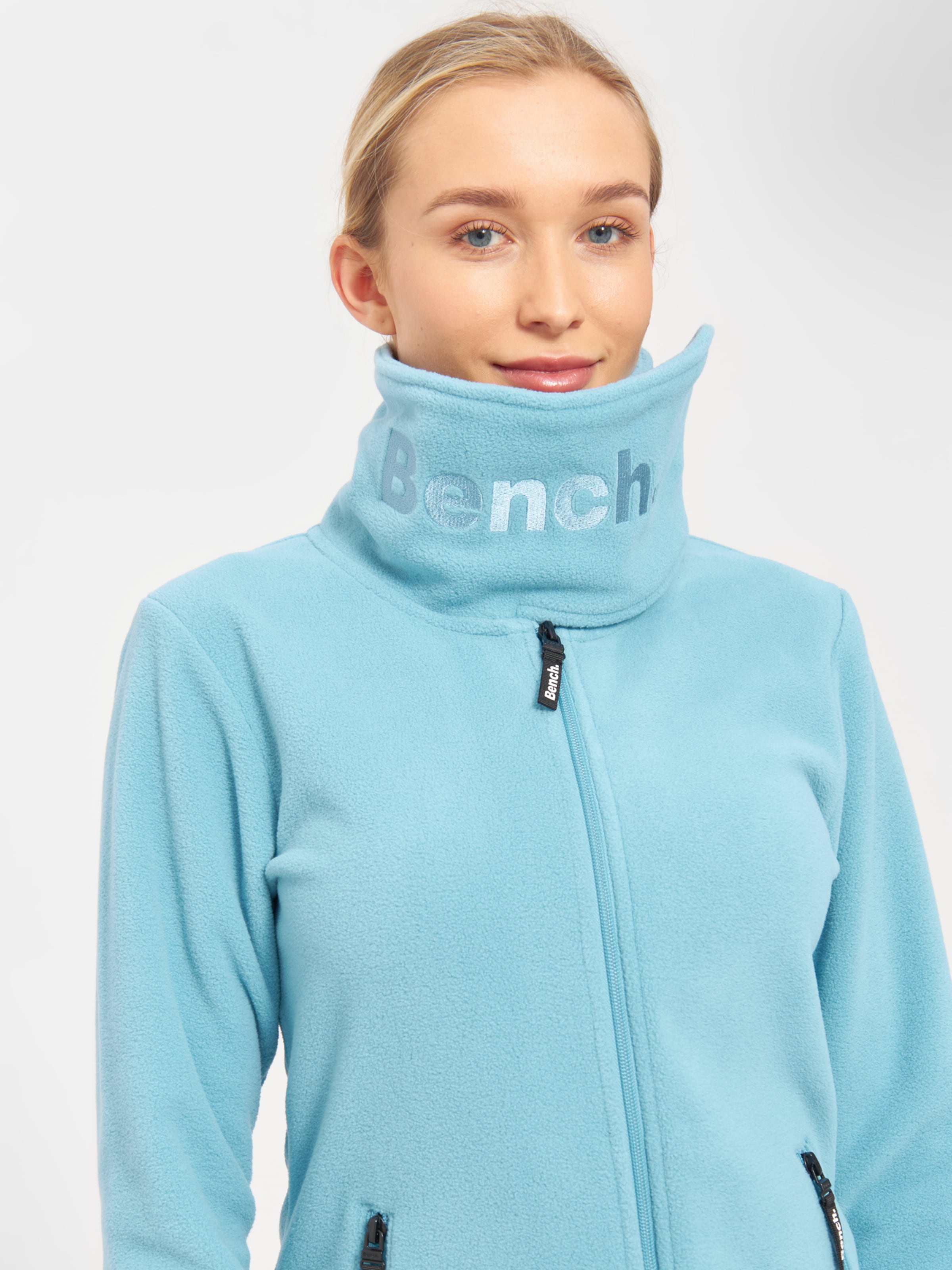 Veste en polaire FUNNEL BENCH en Bleu Clair ABOUT YOU