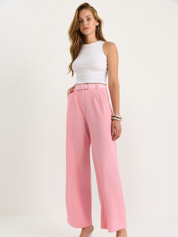 Wide Leg Pantalon à pince Bianco Lucci en rose : devant