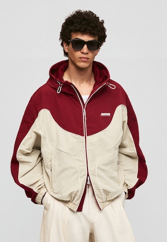 Giacca di mezza stagione di Bershka in rosso: frontale