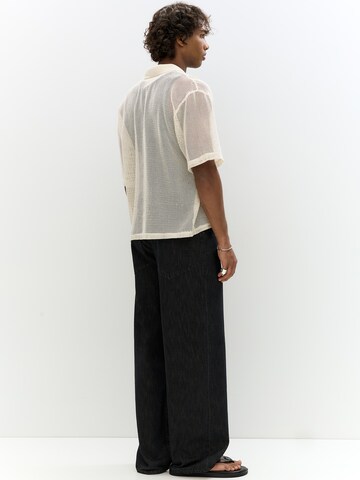 Pull&Bear Comfort fit Button Up Shirt in White