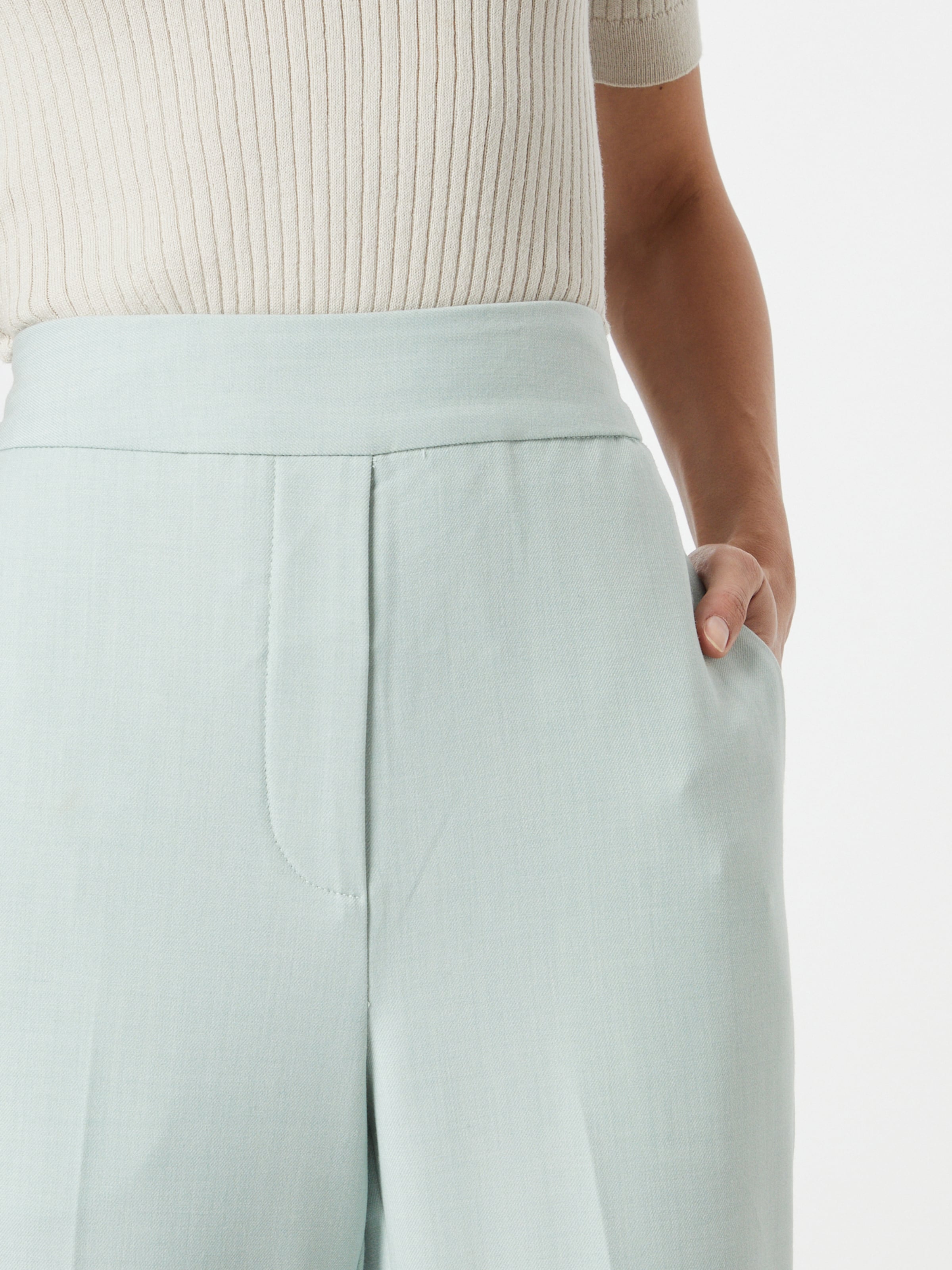 Nouveautés Pantalon à plis Primula SECOND FEMALE en Vert Pastel 